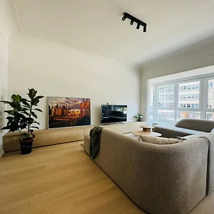 Renovated With Casino View And Free Parking Appartement